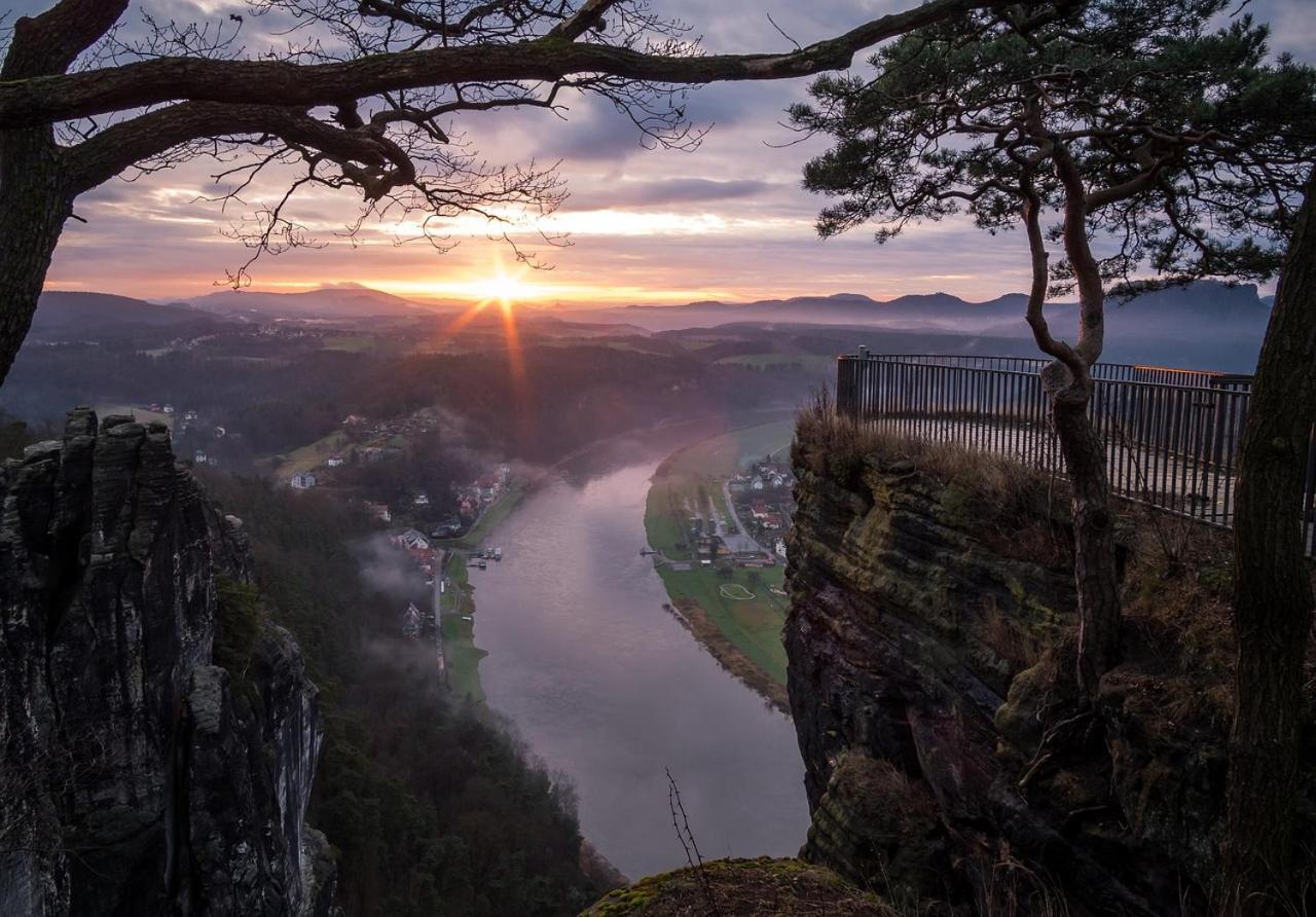 Dresden-Entspannung-Natur-Trifft-2-Staedte-Am-Fluss Esterno foto